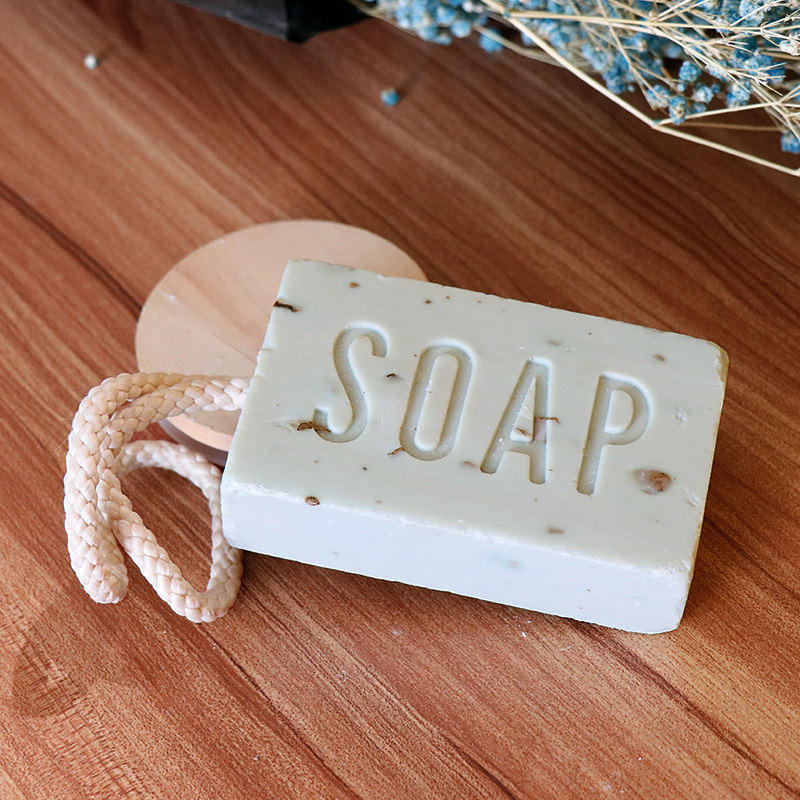 Savon sur une marque privée de corde